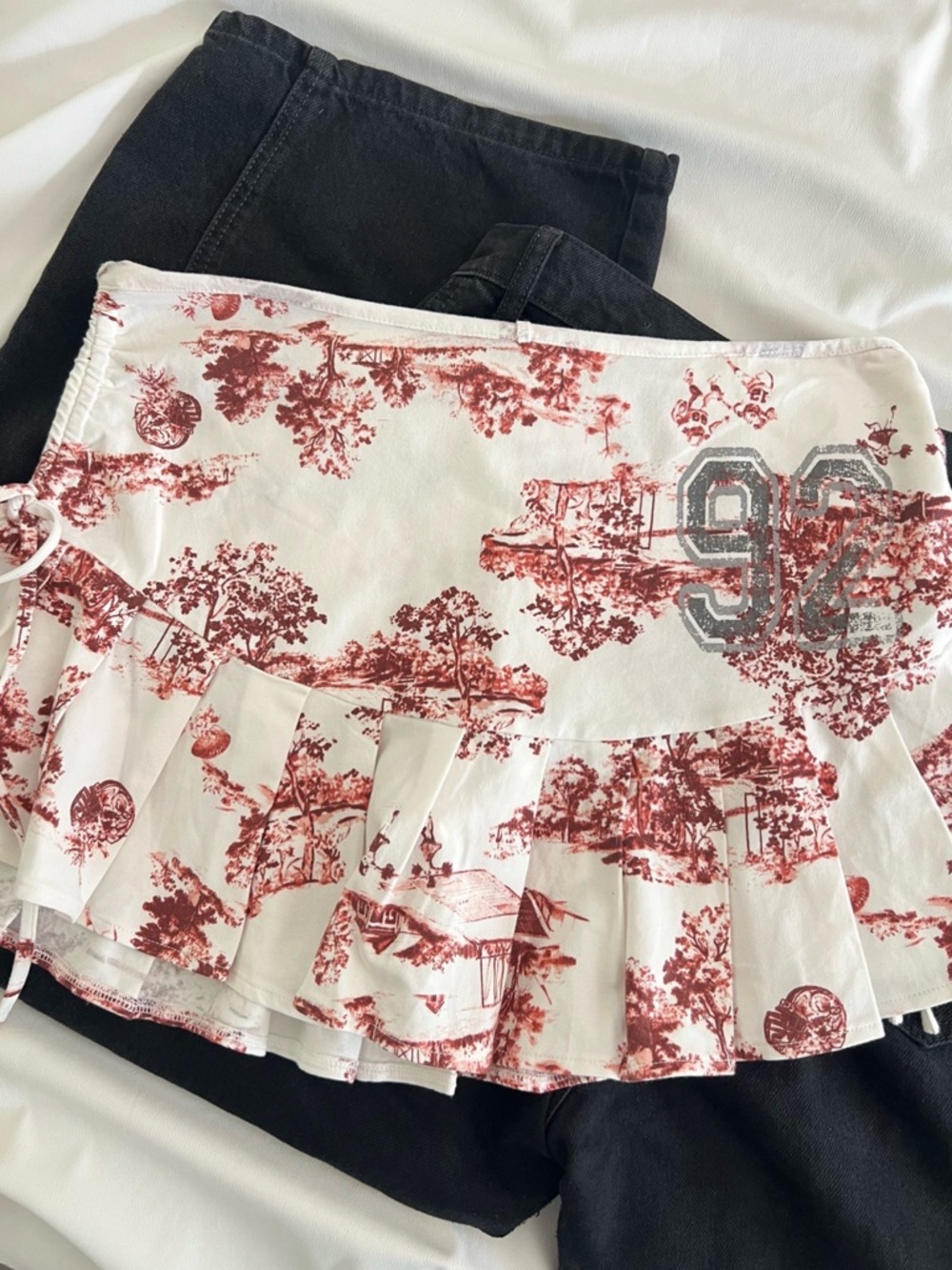 NWOT Urban Outfitters Bec Pleated Micro Skirt - Picture 2 of 5